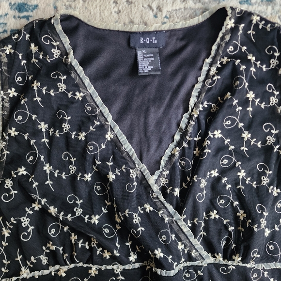 Floral Sleeveless Blouse XL - Picture 2 of 4